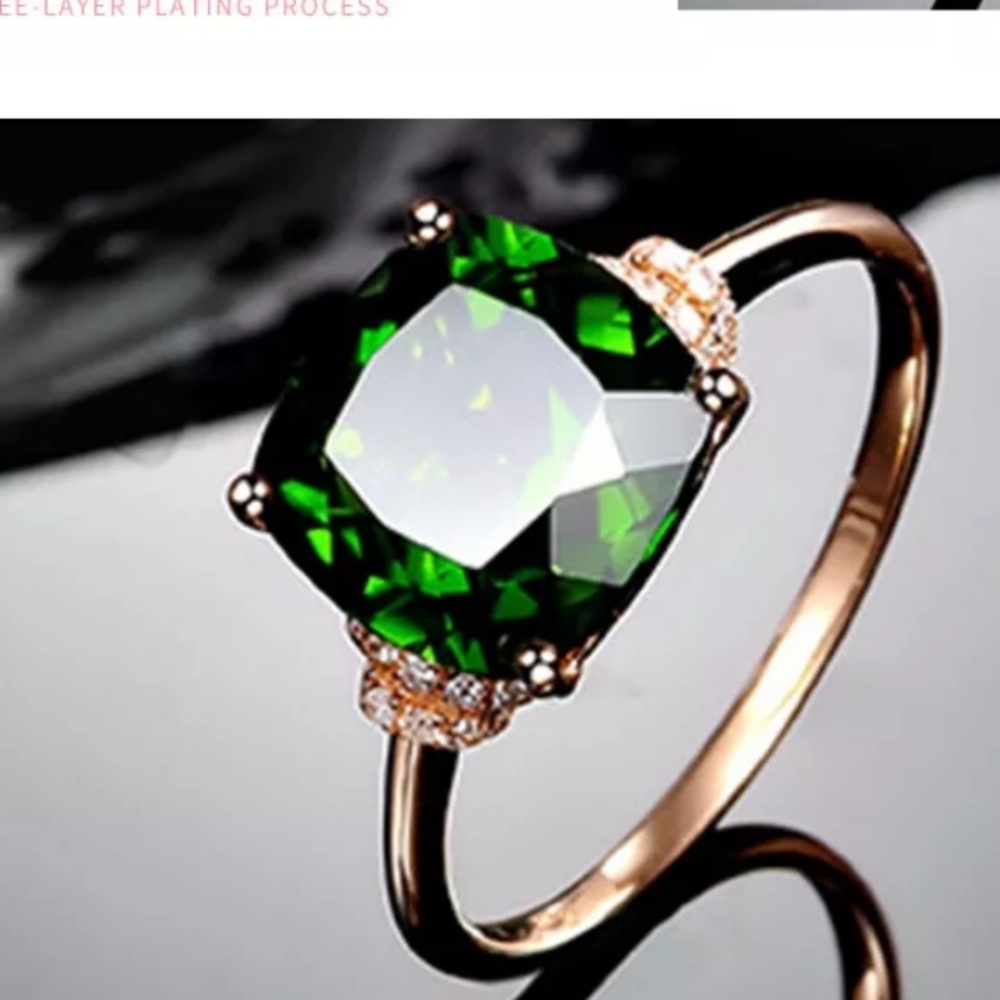Emerald925 STer Sil Is The Material Of The Ring See Details Please.
